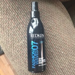 Redkin Fashion Waves Texture Spray